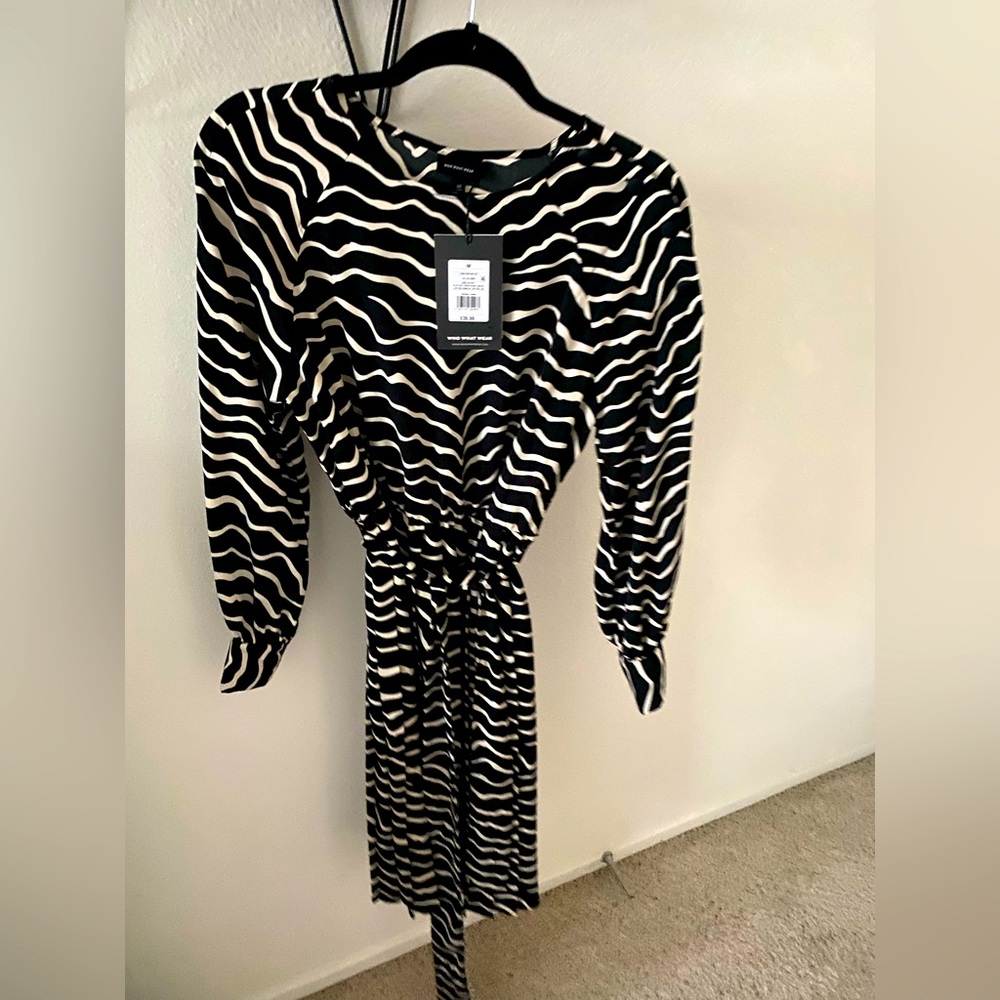 Who What Wear black and ivory zebra print dress, NWT. Size M.